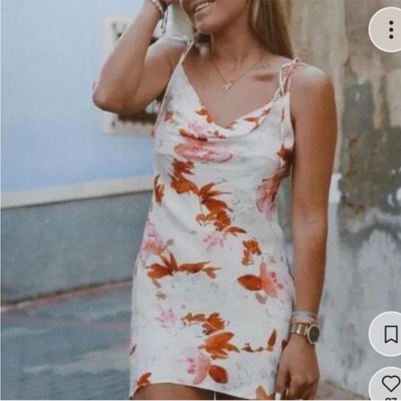 Bloggers favorite Mini Dress - Picture 3 of 10